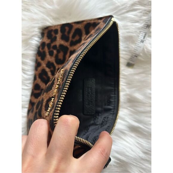 Michael Kors animal print clutch wallet - Picture 3 of 7